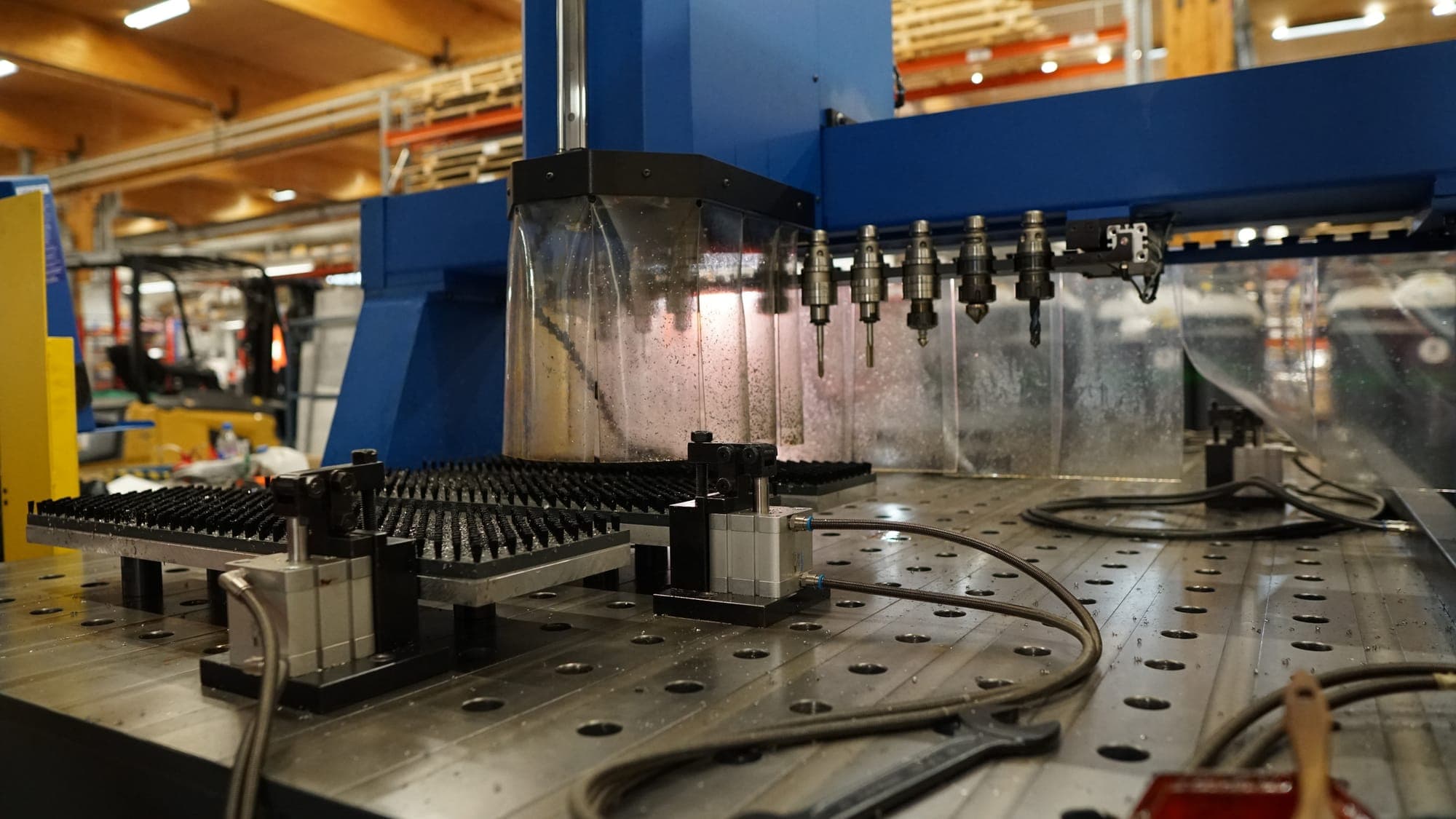 Tools and fixture table of the CMA FTC 3015 drilling and threading centre